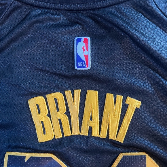 Kobe Bryant - 24 - Lakers Jersey - Black Mamba Edition - Size L - Picture 5 of 6